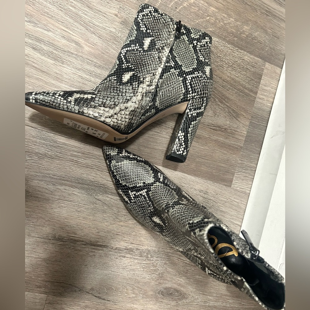 Heel boots